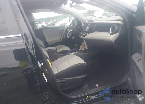 2017 Toyota Rav4 Xle z USA, uszkodzony, nr VIN 2T3RFREV5HW675736